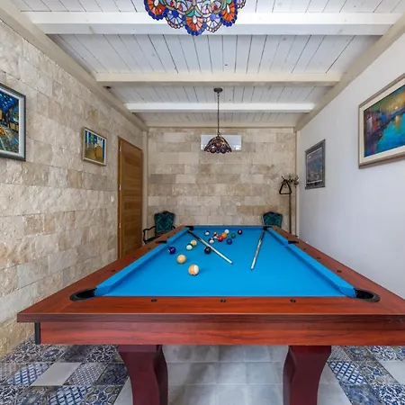 Villa Perina Biograd, Something Completely Different *