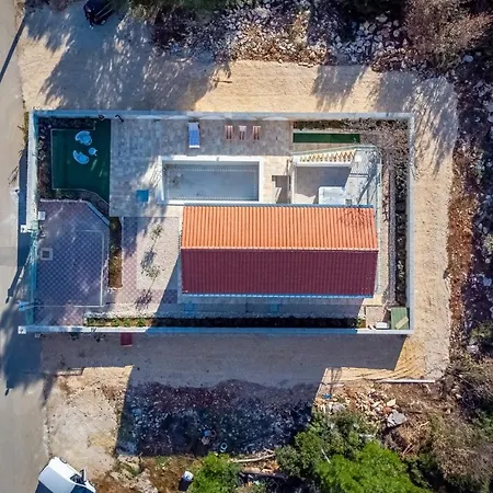 Villa Perina Biograd, Something Completely Different *
