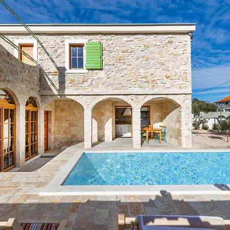 Villa Perina Biograd, Something Completely Different