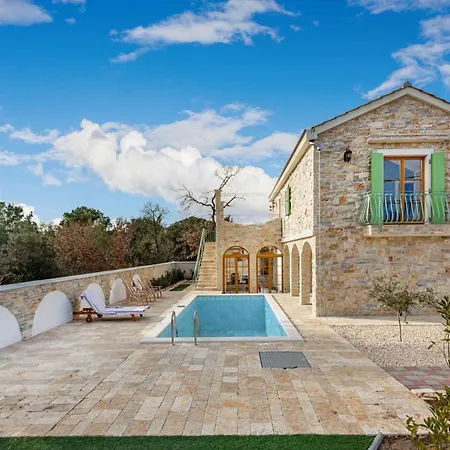 Villa Perina Biograd, Something Completely Different