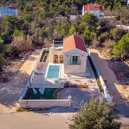Perina Biograd, Something Completely Different Villa *