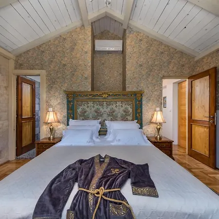 Villa Perina Biograd, Something Completely Different *