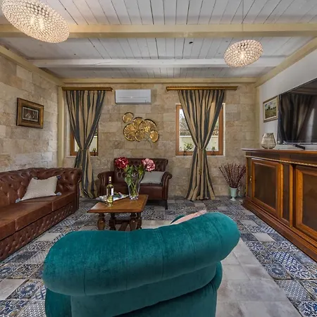 Perina Biograd, Something Completely Different Villa *
